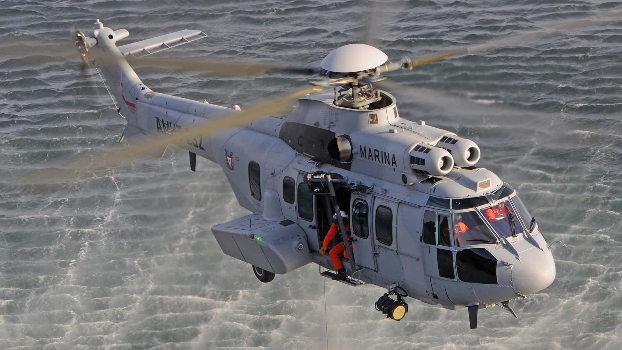Hubschrauber-Tausendsassa-aus-Europa-Eine-Million-Flugstunden-f-r-die-H225-von-Airbus