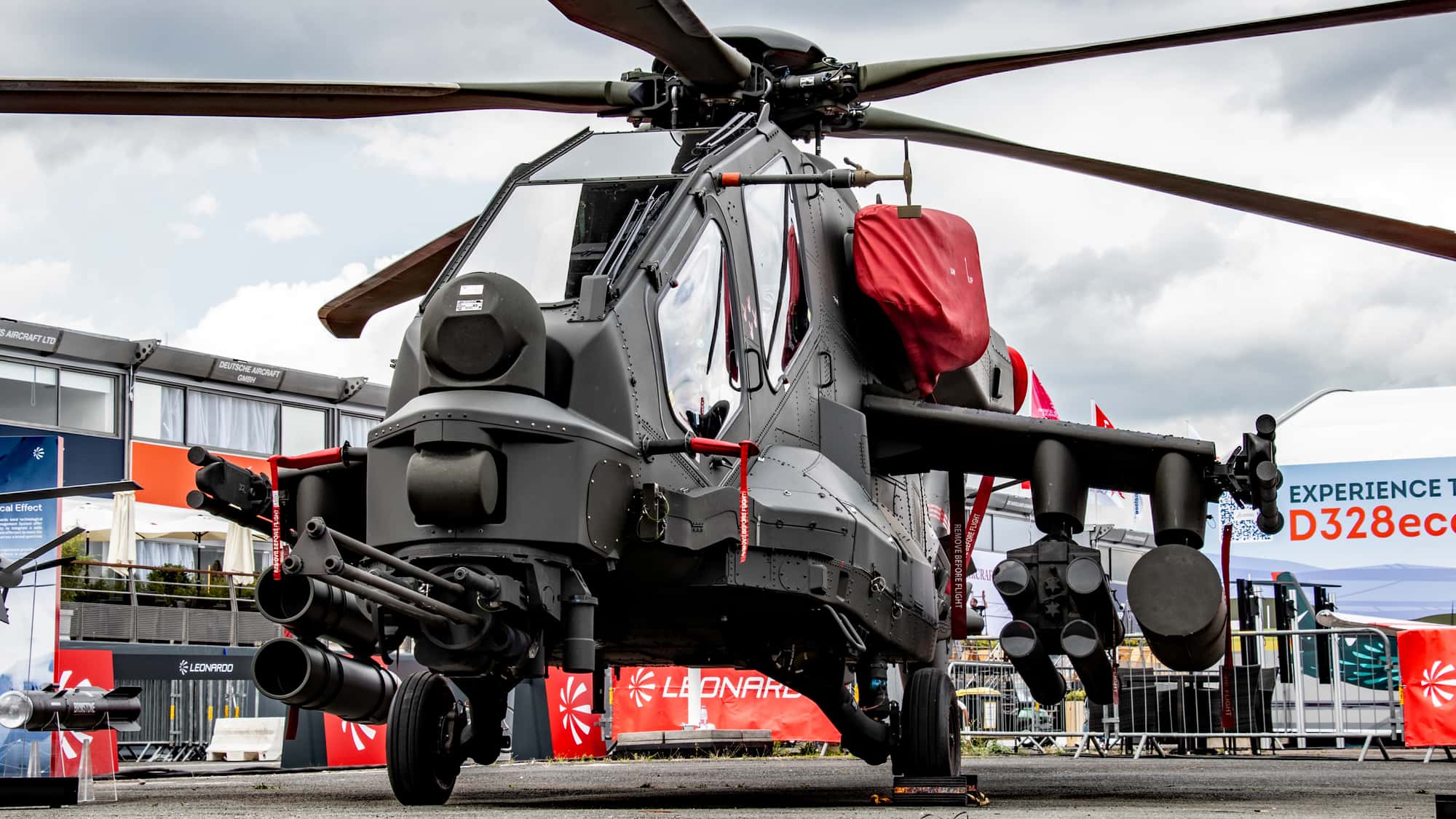 Leonardo-AW249-Fenice-Auge-in-Auge-mit-Italiens-Kampfhubschrauber-Biest