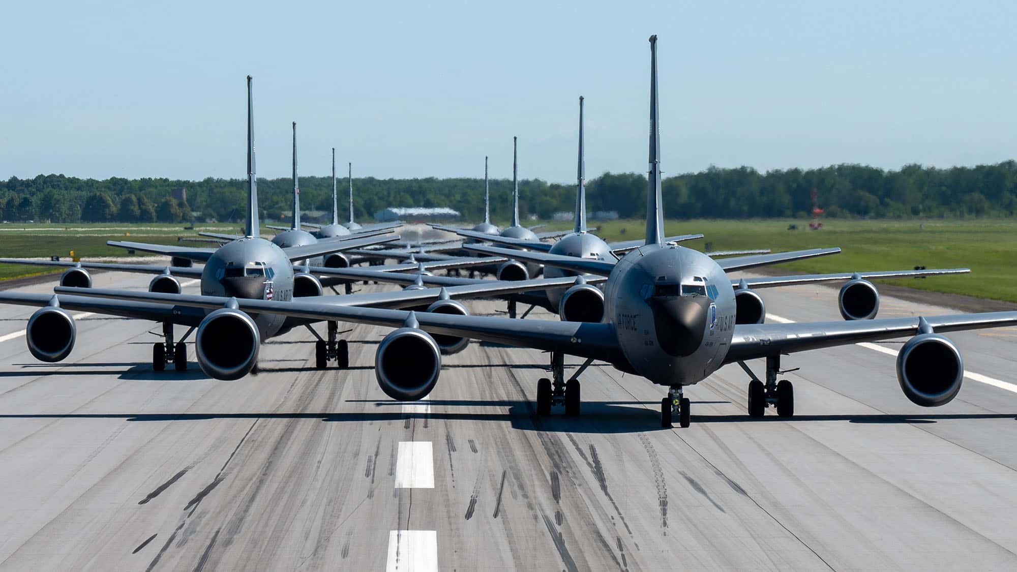 Riesen-Armada-in-den-Mittleren-Osten-US-Air-Force-verlegt-fast-30-Tanker-ber-den-Atlantik