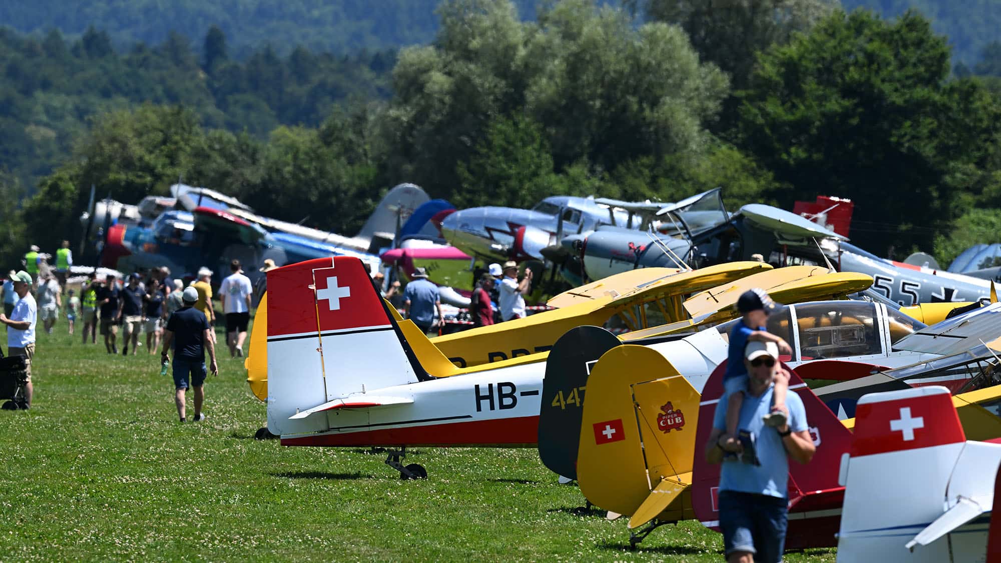 Schweizer-Warbird-Vereinigung-feiert-Geburtstag-Fly-In-mit-mehr-als-50-Oldtimer-Flugzeugen