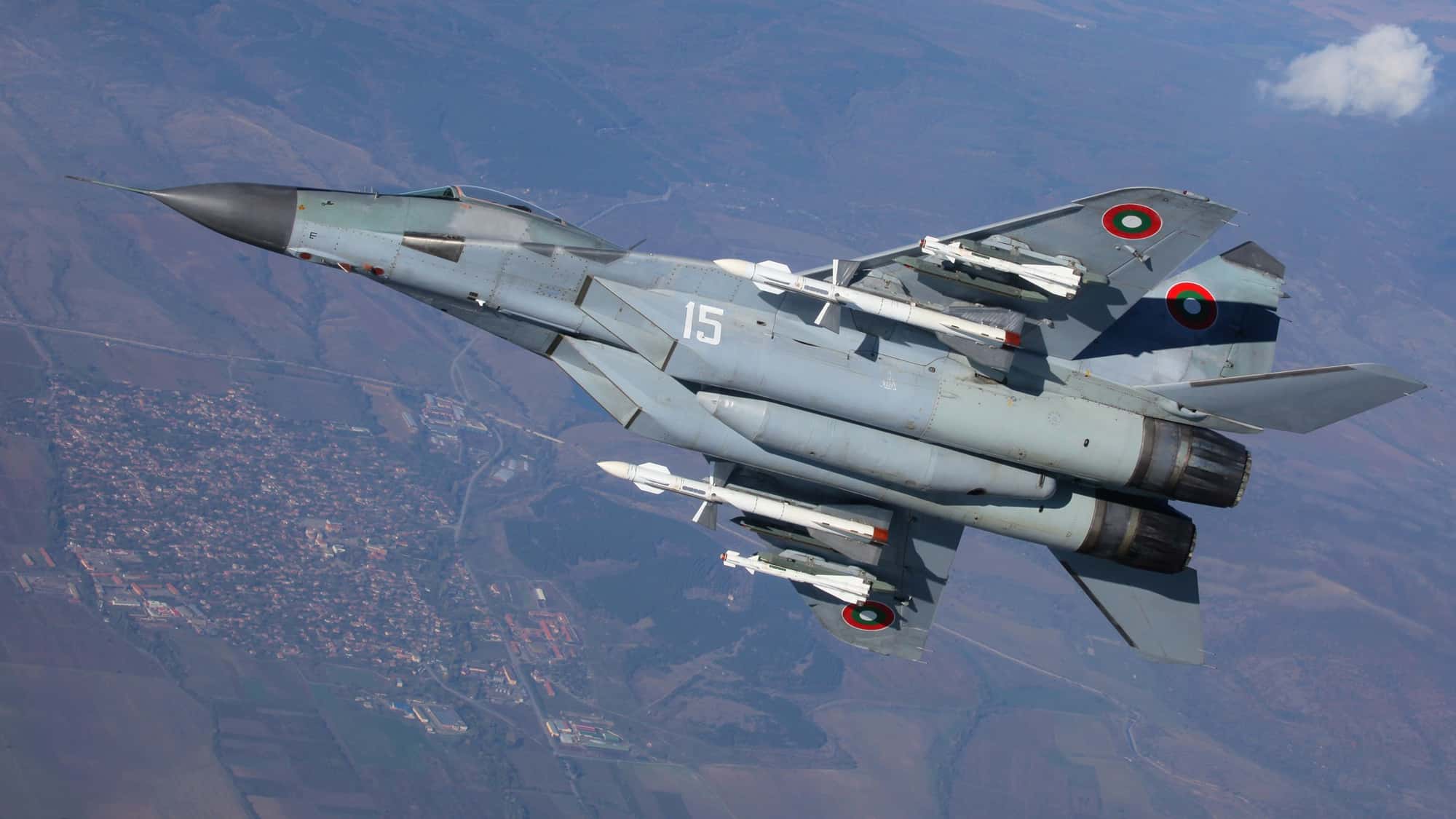 Auch-Su-25-fliegen-mit-Bulgariens-MiG-29-trainieren-mit-US-F-16