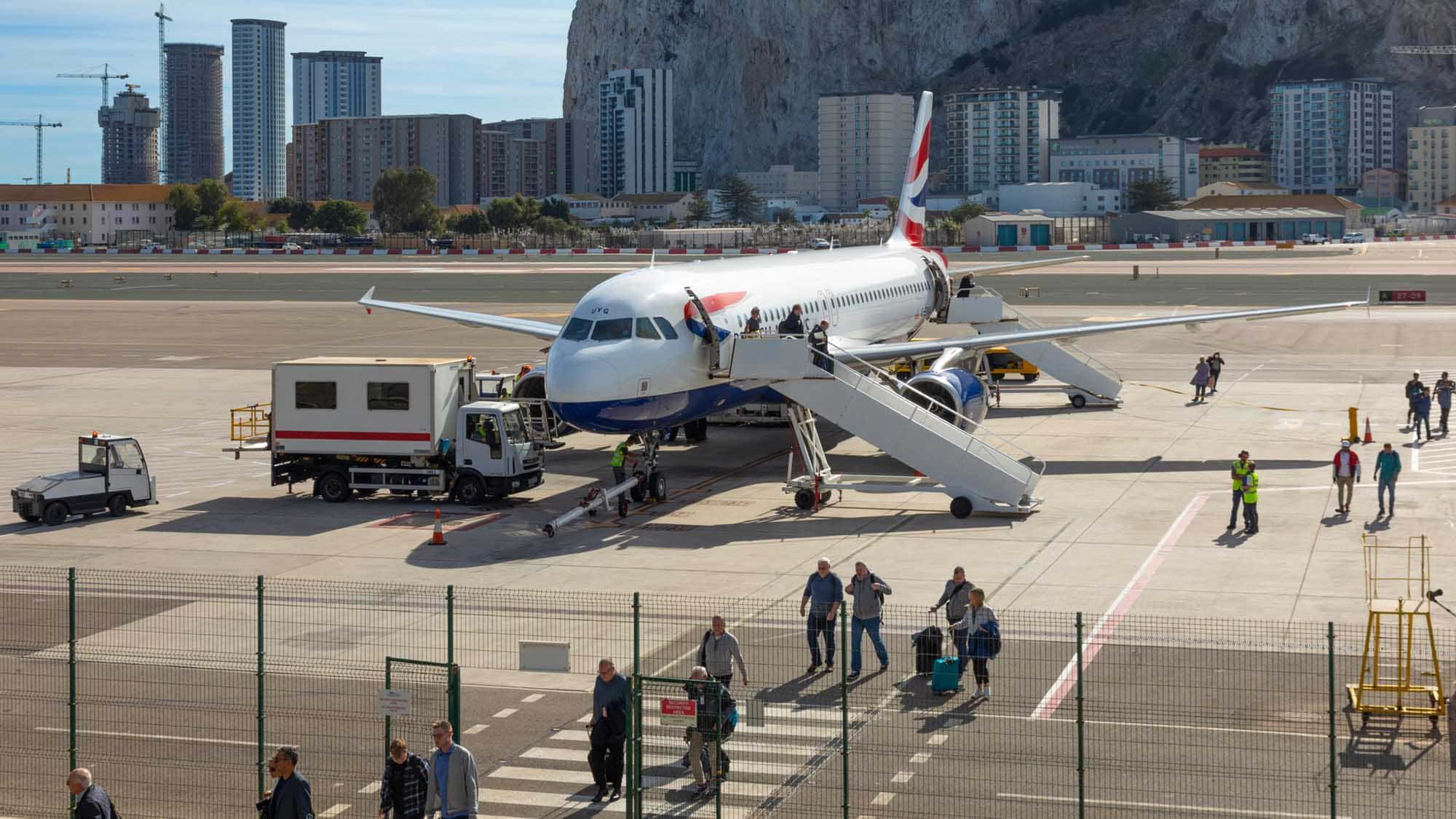 Planespotting-im-Urlaub-Die-besten-Wohnmobil-Stellpl-tze-f-r-Flugzeugfans