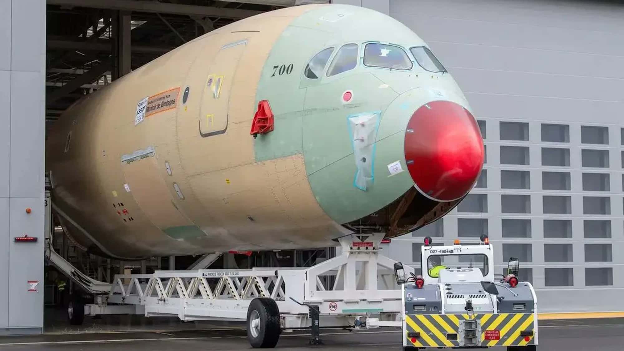 A350F-Bugsektion-in-Toulouse-Die-Endmontage-des-ersten-A350-Frachters-startet