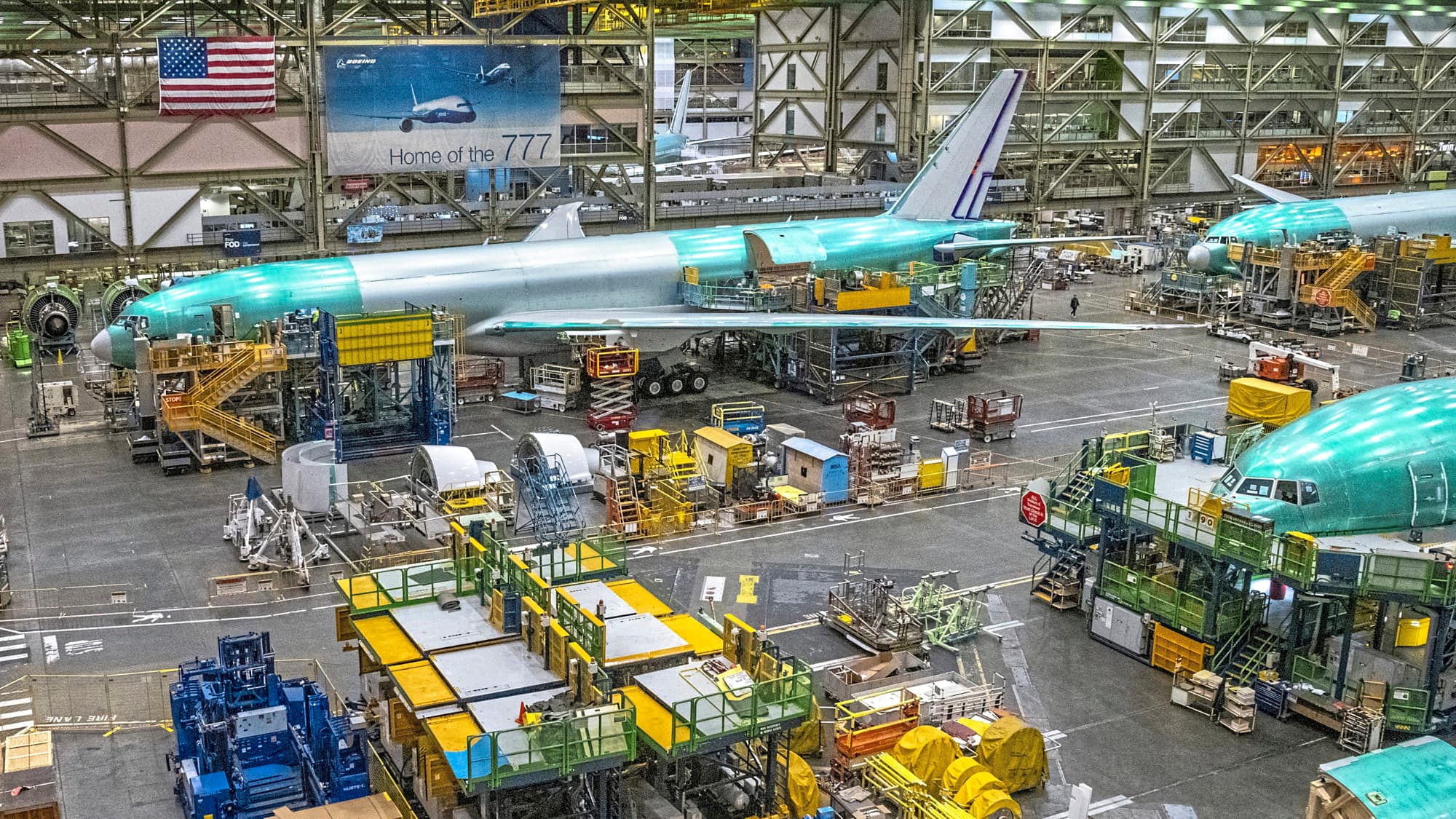 Riesen-Twin-geht-an-Lufthansa-Boeing-plant-den-Erstflug-der-ersten-Serien-777-9