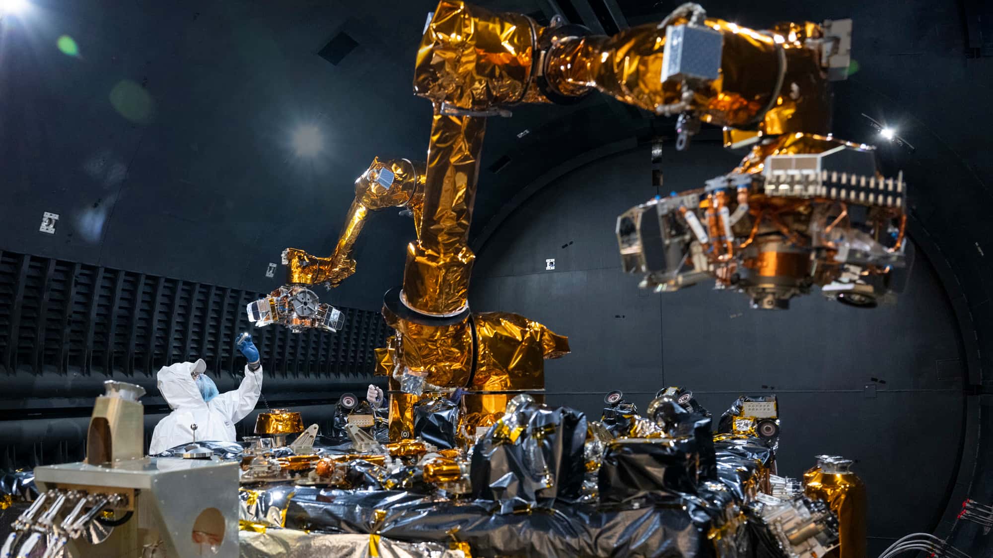 Wartung-und-Reparatur-im-All-Servicesatelliten-sollen-Raumfahrt-nachhaltiger-machen