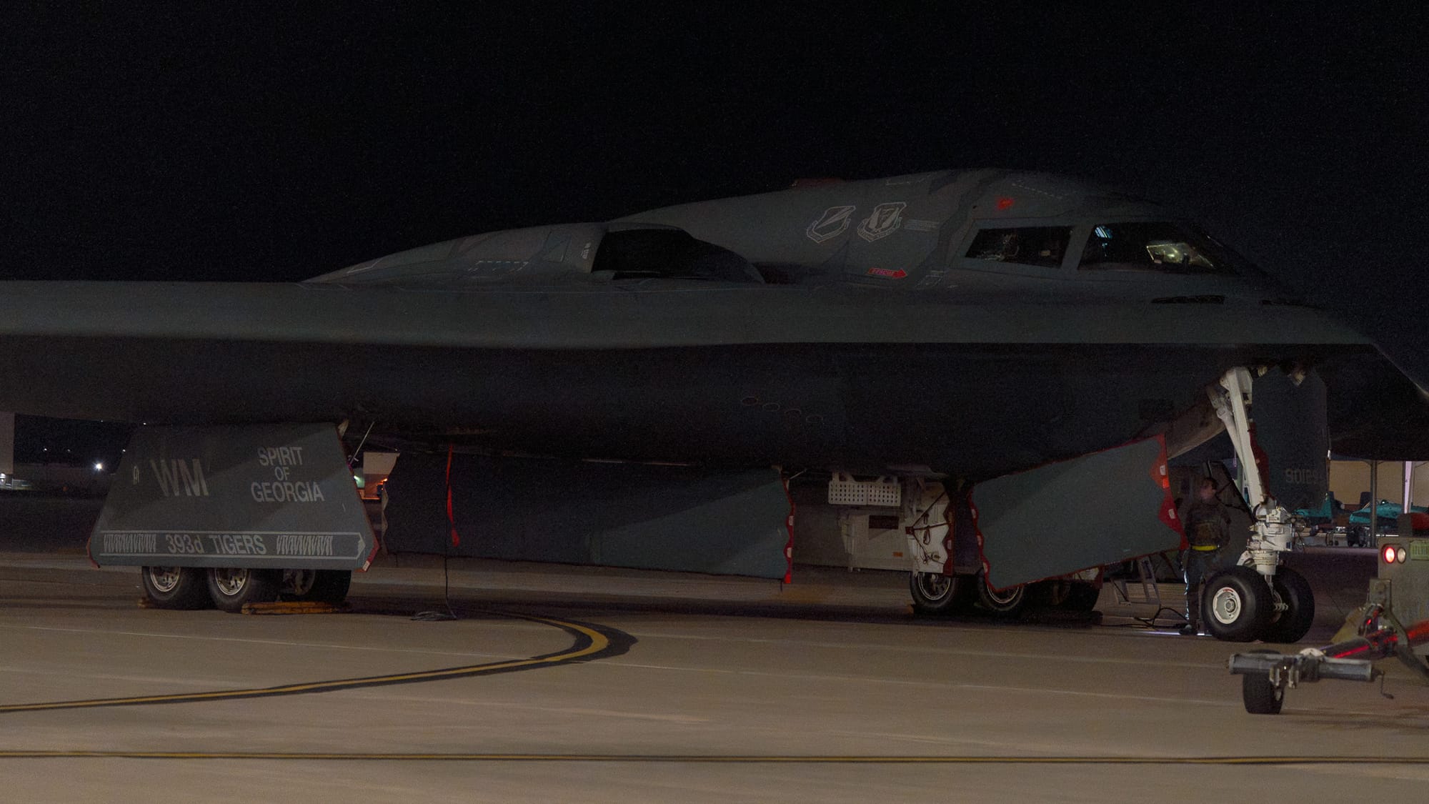 Nach-vier-Jahren-Reparatur-Stealth-Bomber-meldet-sich-zum-Dienst-zur-ck