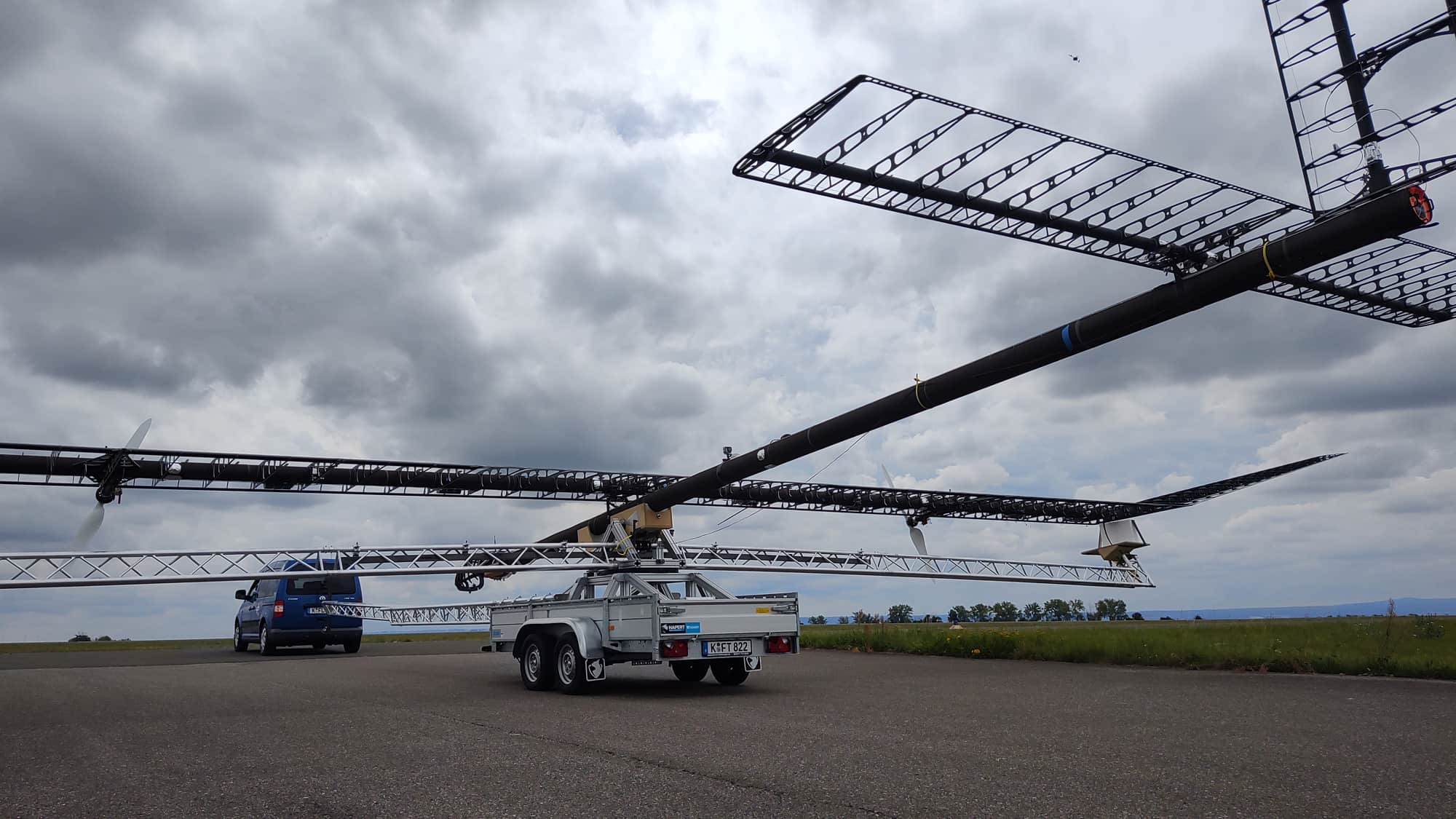Hochfliegende-Plattform-HAP-alpha-DLR-Solarflugzeug-auf-dem-Weg-zum-Erstflug