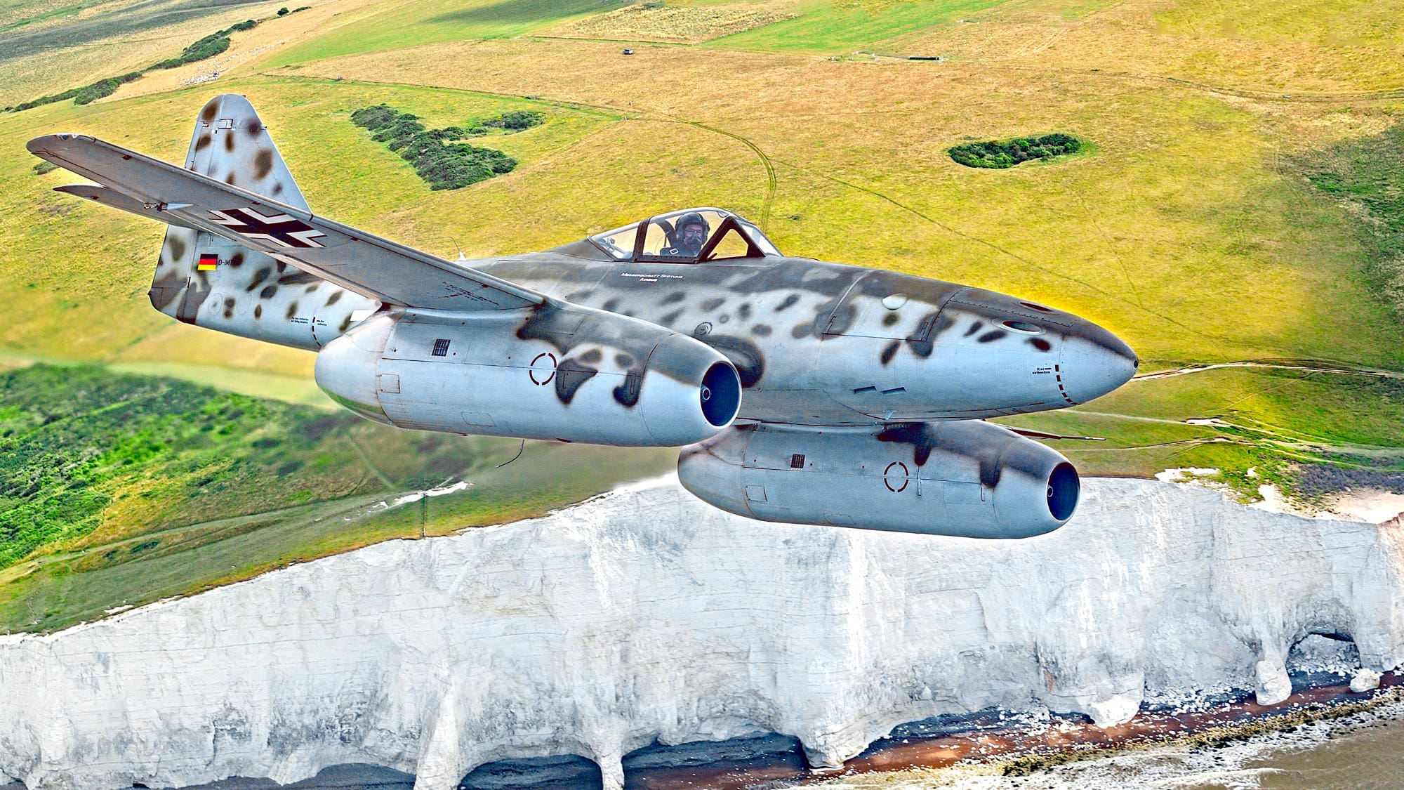 Me-262-faszinierender-Nachbau-Die-Schwalbe-die-ihrer-Zeit-voraus-war