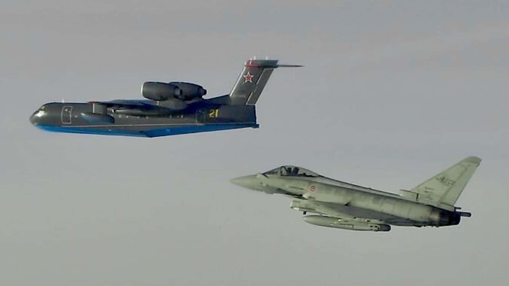 -Russisches-Biest-Berijew-Be-200-Eurofighter-fangen-seltenes-Amphibienflugzeug-ab