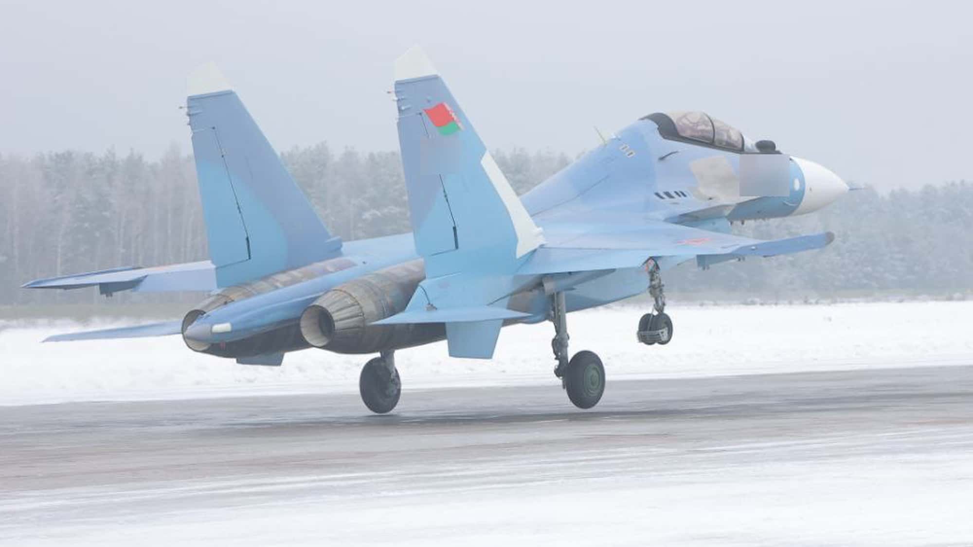 Suchoi-Su-30SM2-f-r-Wei-russland-Neue-Super-Suchoi-Kampfjets-landen-in-Belarus