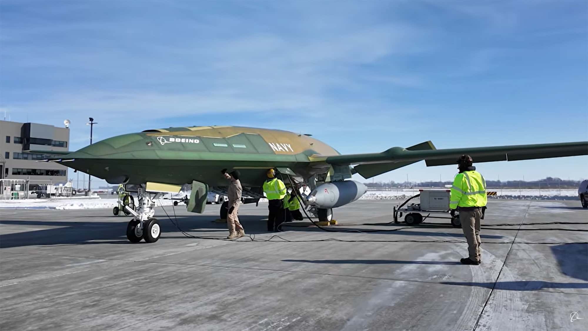 Unbemanntes-Tankflugzeug-f-r-Navy-Kampfjets-Boeing-MQ-25A-Stingray-beginnt-Rollversuche