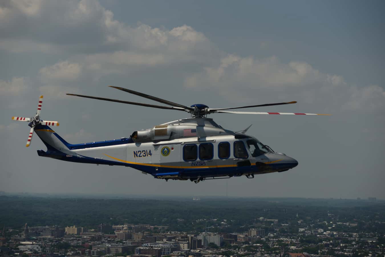 Leonardo-AW139-fliegt-als-Atomaufkl-rer-Sp-rhubschrauber-sch-tzt-Super-Bowl-vor-Anschl-gen