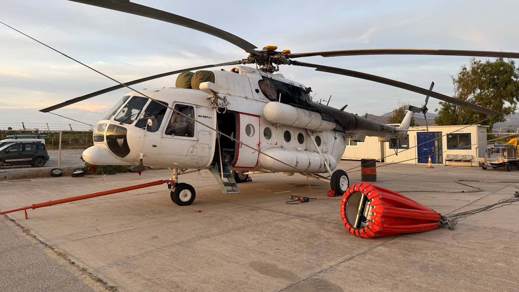 Dringender-Waldbrand-Einsatz-Ukrainische-Mi-8-fliegt-aus-Ostafrika-nach-Griechenland