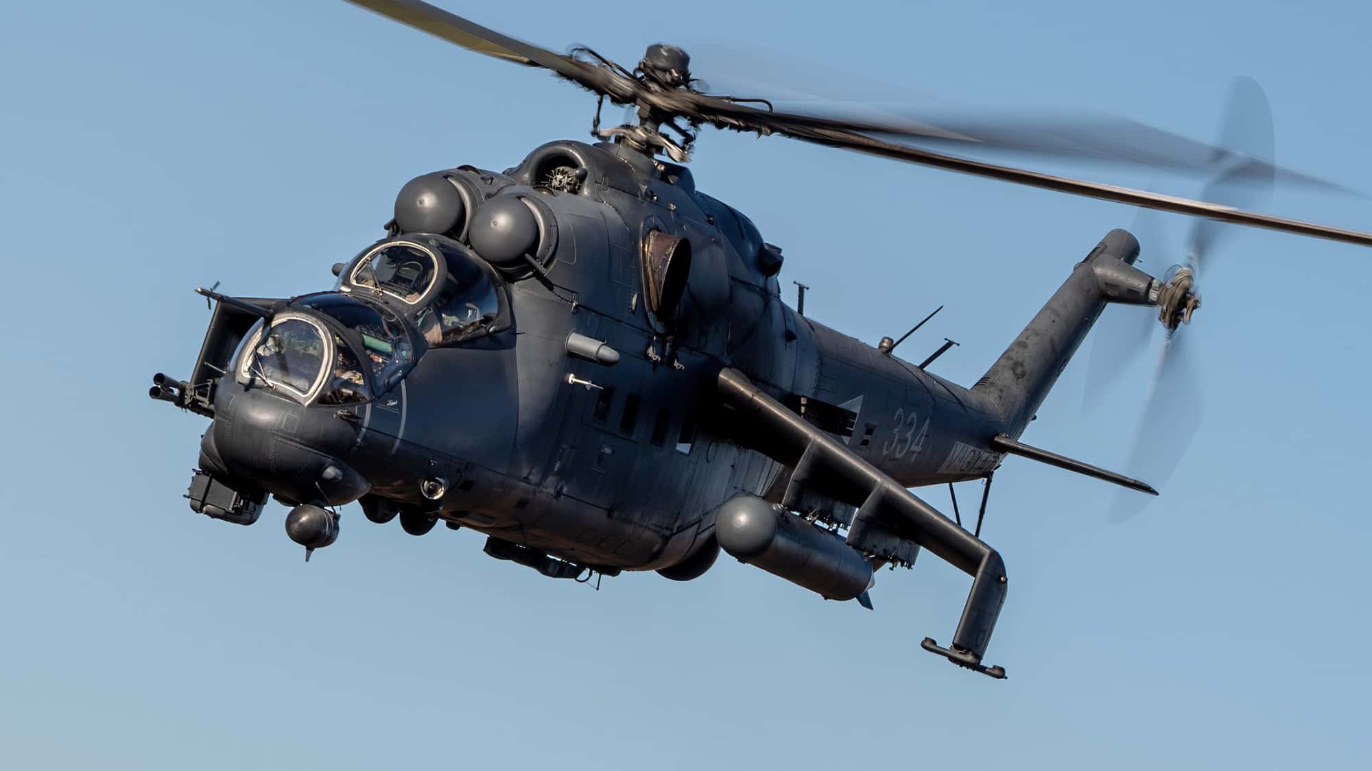 -Fliegender-Panzer-mit-Sondererlaubnis-Ungarns-Mi-24P-fliegt-noch-ein-allerletztes-Mal