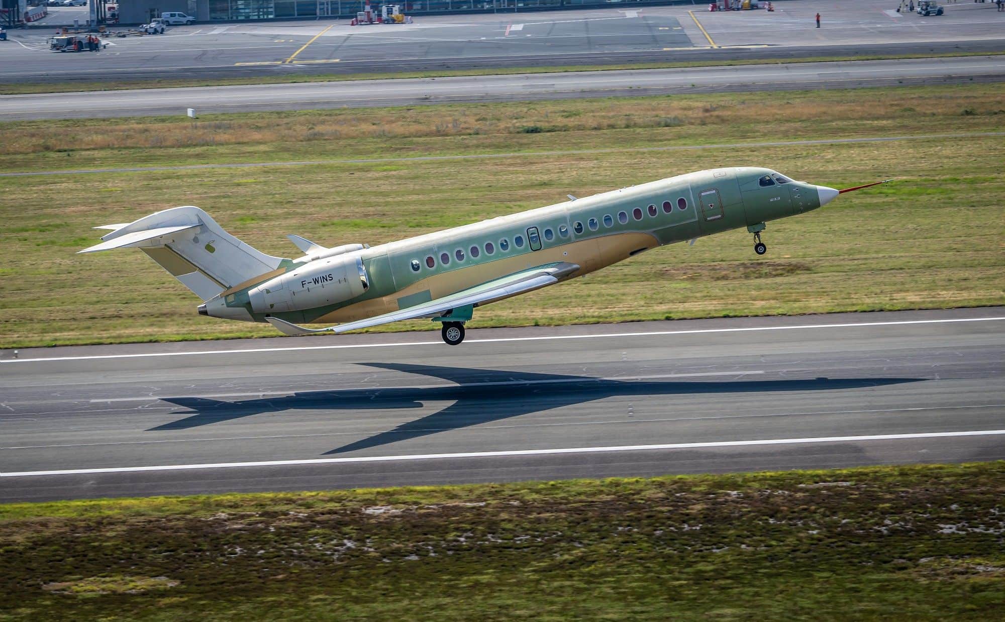 Edel-Business-Jet-aus-Frankreich-im-Flugtest-Erstflug-der-Dassault-Falcon-10X