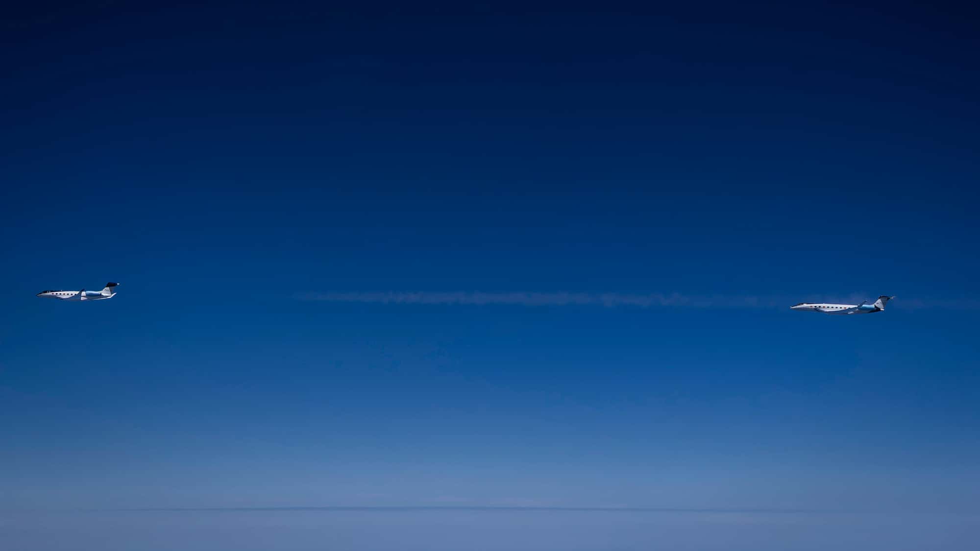 Testfl-ge-von-Gulfstream-und-Rolls-Royce-G700-schn-ffelt-im-Abgasstrahl-der-G800