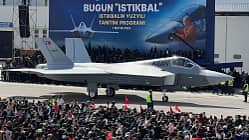 Neues Kampfflugzeug TAI Kaan bei der Rollout-Feier am 1. Mai 2023.