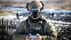 Drohne vor Soldat