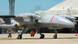 Türkische Kampfdrohne Akinci schießt auf Seeziele