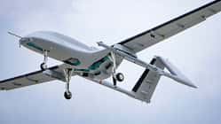 Bayraktar TB-3 mit Überschall-Lenkwaffe von Roketsan.