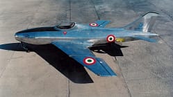 Aerfer Saggitario am Boden Farbaufnahme