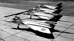 Vier Douglas F5D Skylancer der US Navy am Boden