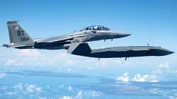 F-15EX Super Eagle in Formation mit MQ-28 Ghost Bat