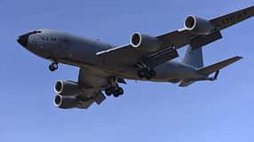 KC-135 Stratotanker practices landings