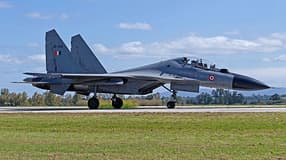 Rollende Suchoi Su-30MKI Indien