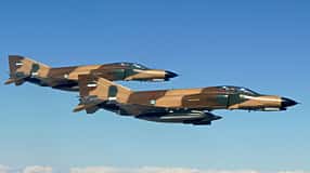 Zwei F-4E Phantom Iran in der Luft