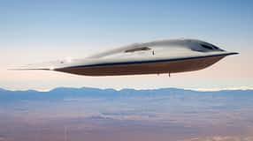 Northrop Grumman B-21 Raider im Flug von der Seite