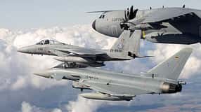 Luftaufnahme F-15J Eagle mit Eurofighter und A400M in Formation