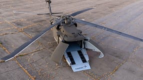 S-70UAS unbemannter Hubschrauber mit geöffneten Frachttoren im Bug