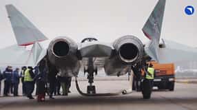 Eine russische Su-57 bei einem Triebwerkstest.