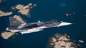 Eine Saab Gripen E im Flug 