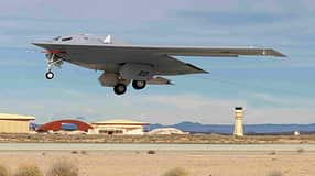 Northrop Grumman B-21 Raider beim Start.