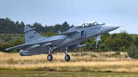Saab Gripen F nach dem Abheben