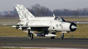 Rollende Mikojan MiG-21 Kroatien