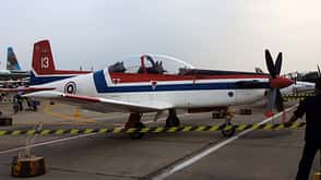 Pilatus PC-9 aus Thailand am Boden bei einer Flugschau