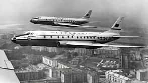 Tupolew Tu-124, Regionalairliner, UdSSR, Aeroflot, Turbofan, Regionalverkehrsflugzeug Zwei Tupolew Tu-124 der Vorserie im Formationsflug zu sehen