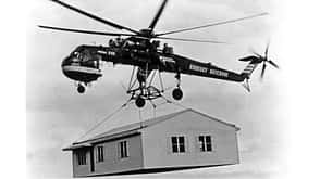 Hubschrauber, schwerster Hubschrauber, Sikorsky, Skycrane, Sikorsky S-64 Skycrane Sikorsky S-64 Skycrane transportiert ein Haus