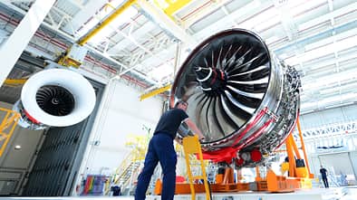 Endomntage des Rolls-Royce Trent XWB-84 in Dahlewitz