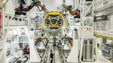 Roboter beschleunigen in Hamburg die Rumpfmontage bei der A320-Familie und sollen Kosten senken.