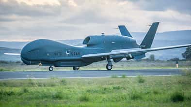Erste Northrop Grumman RQ-4D der NATO landet in Sigonella
