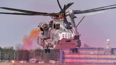 Sikorsky CH-53K testet neue Abgasdüsen.
