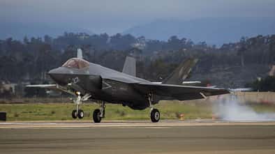 Die erste F-35C Lightning II für das US Marine Corps traf am 21. Januar 200 in Miramar ein. Sie gehört zur VMVA-314 "Black Knights".