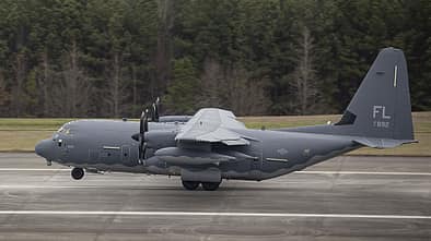 Die erste Lockheed Martin HC-130J für das USAF Reserve Command geht an die 39th Rescue Squadron auf der Patrick Air Force Base, Florida.