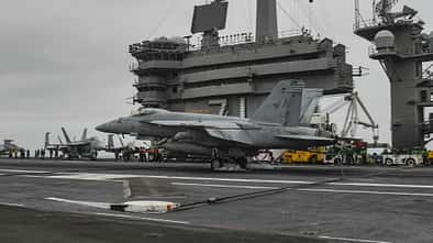 Am 26. September 2020 gelang es einer F/A-18E zum 100000. Mal, das bevorzugte Fangseil 3 der "Roosevelt" zu treffen.