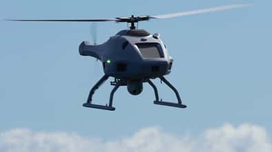 Sea Falcon (UMS Skeldar V-200) beim Test auf der Fregatte "Braunschweig".