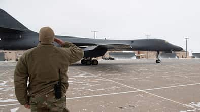 Die US Air Force mustert 17 ihrer B-1B Lancer aus. Als erstes Flugzeug wurde die 85-066 von Ellsworth AFB nach Davis-Monthan AFB in Arizona überführt.